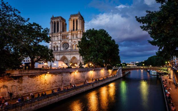 Modern Design Loft Apartment, Steps To Notre Dame Parigi Esterno foto